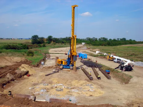 Geoinvest, d.o.o., Pilotiranje